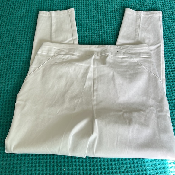 Thalia Sodi Women’s Medium Pants EUC - Picture 2 of 9